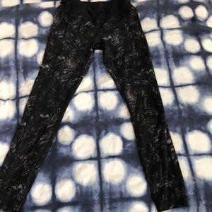 Black marble leggings